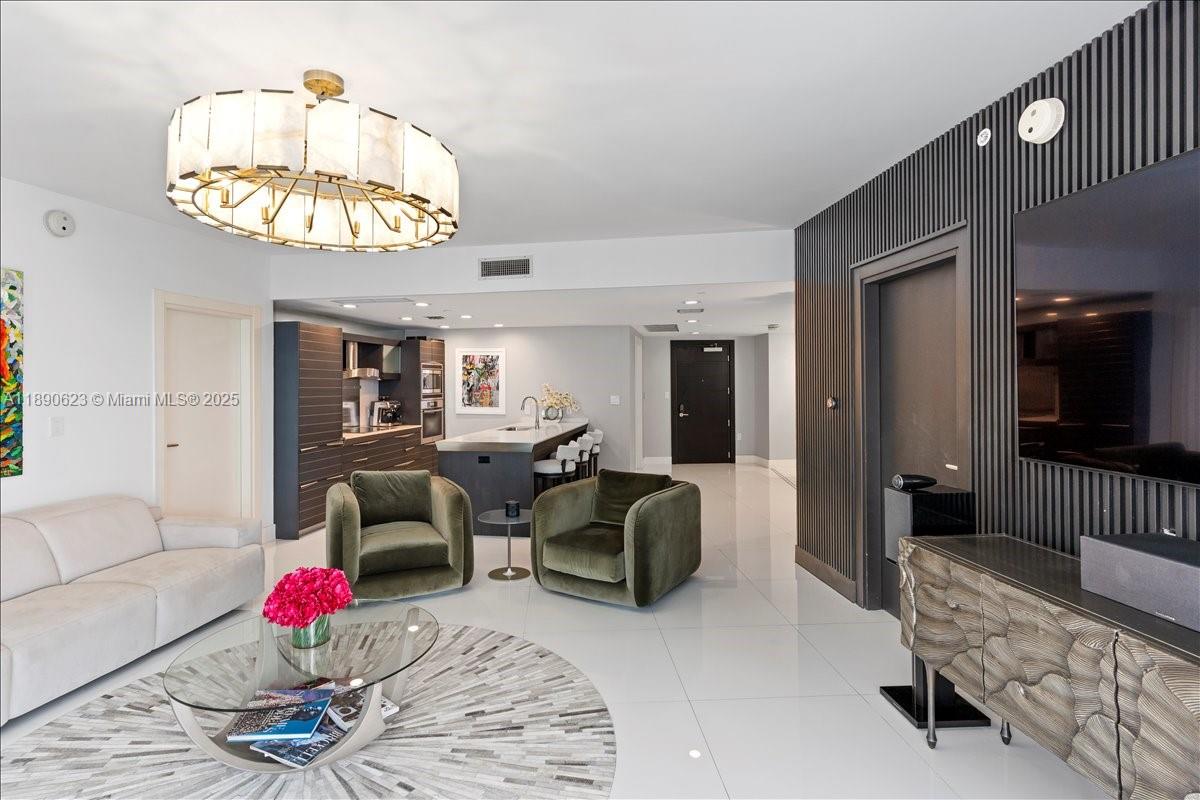 200 Biscayne Boulevard Way #3608, Miami FL 33131