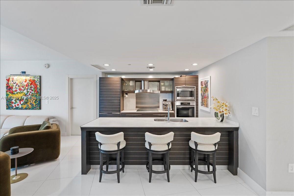 200 Biscayne Boulevard Way #3608, Miami FL 33131