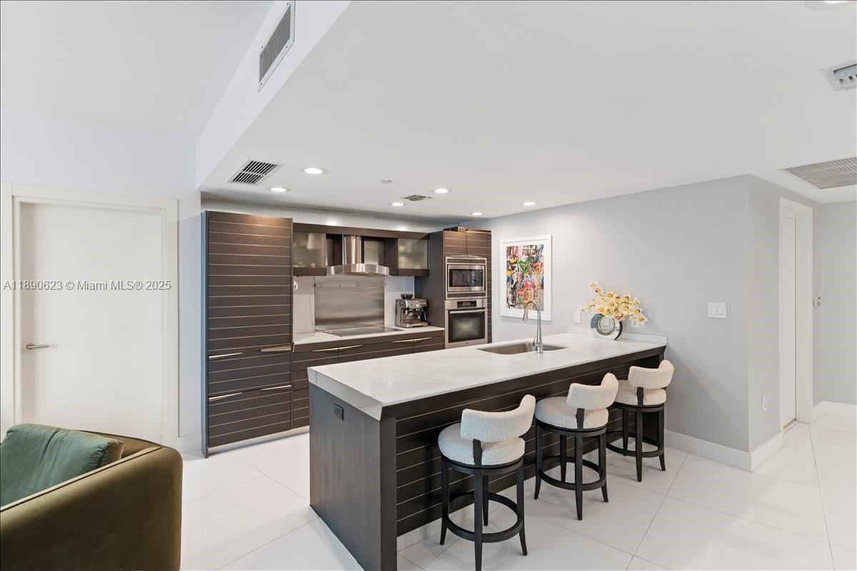 200 Biscayne Boulevard Way #3608, Miami FL 33131
