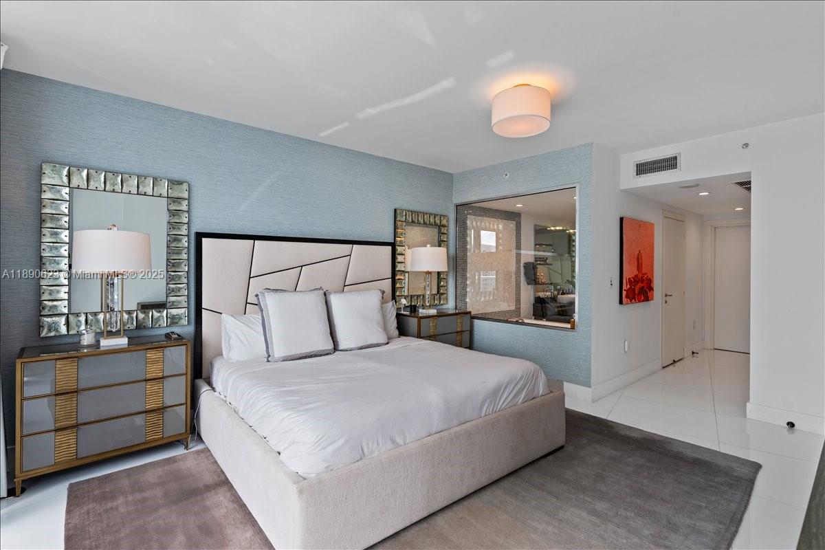 200 Biscayne Boulevard Way #3608, Miami FL 33131