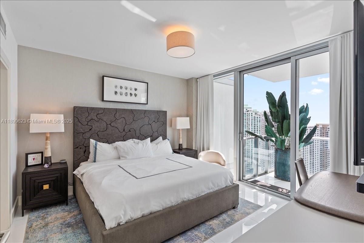 200 Biscayne Boulevard Way #3608, Miami FL 33131