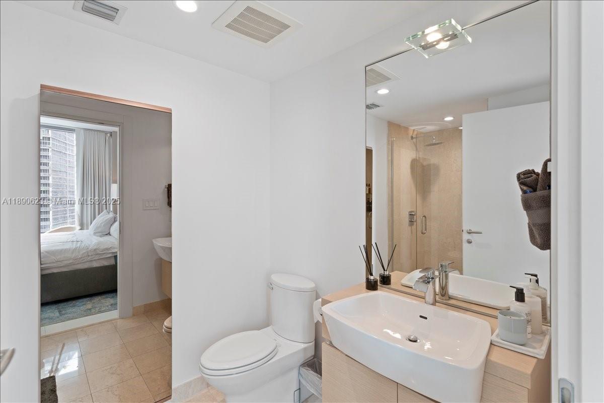 200 Biscayne Boulevard Way #3608, Miami FL 33131