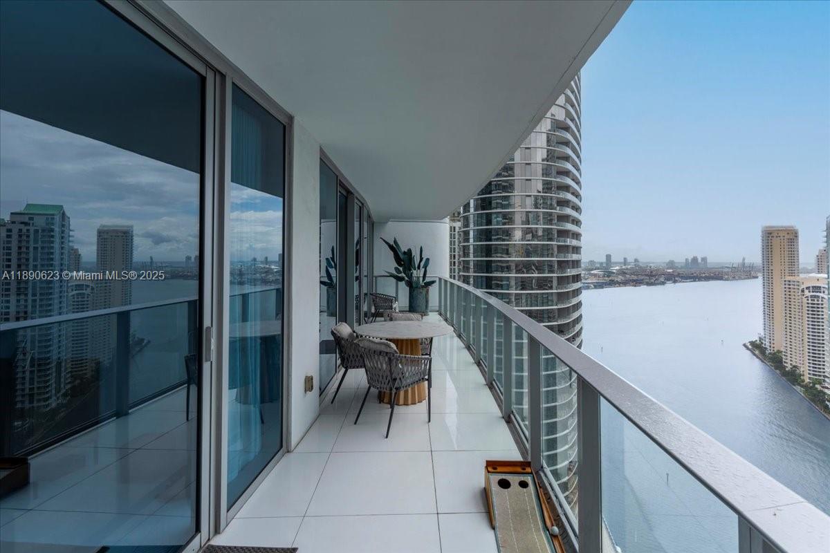 200 Biscayne Boulevard Way #3608, Miami FL 33131