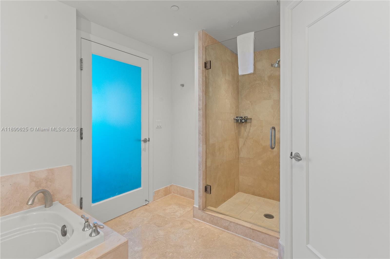 4401 Collins Ave #3003, Miami Beach FL 33140