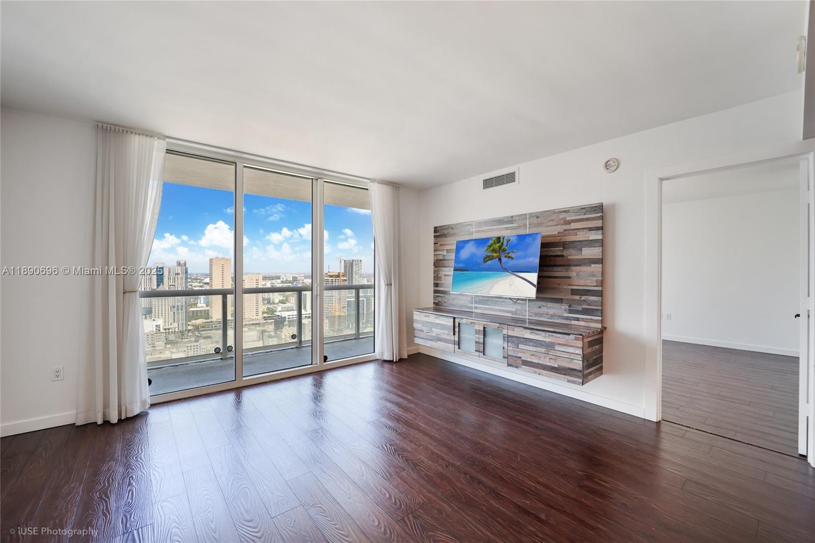 50 Biscayne Blvd #4311, Miami FL 33132