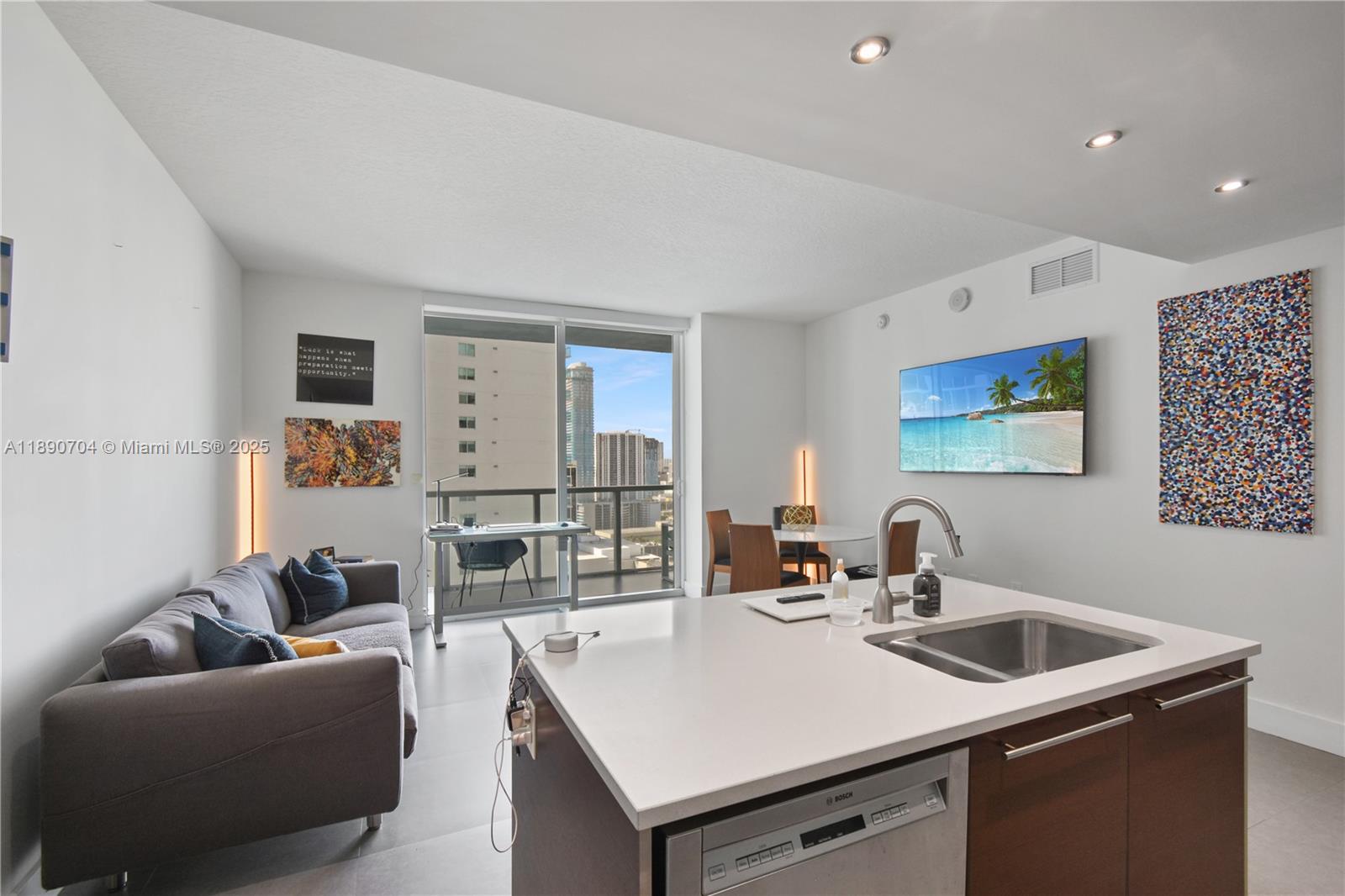 1900 N Bayshore Dr #2807, Miami FL 33132