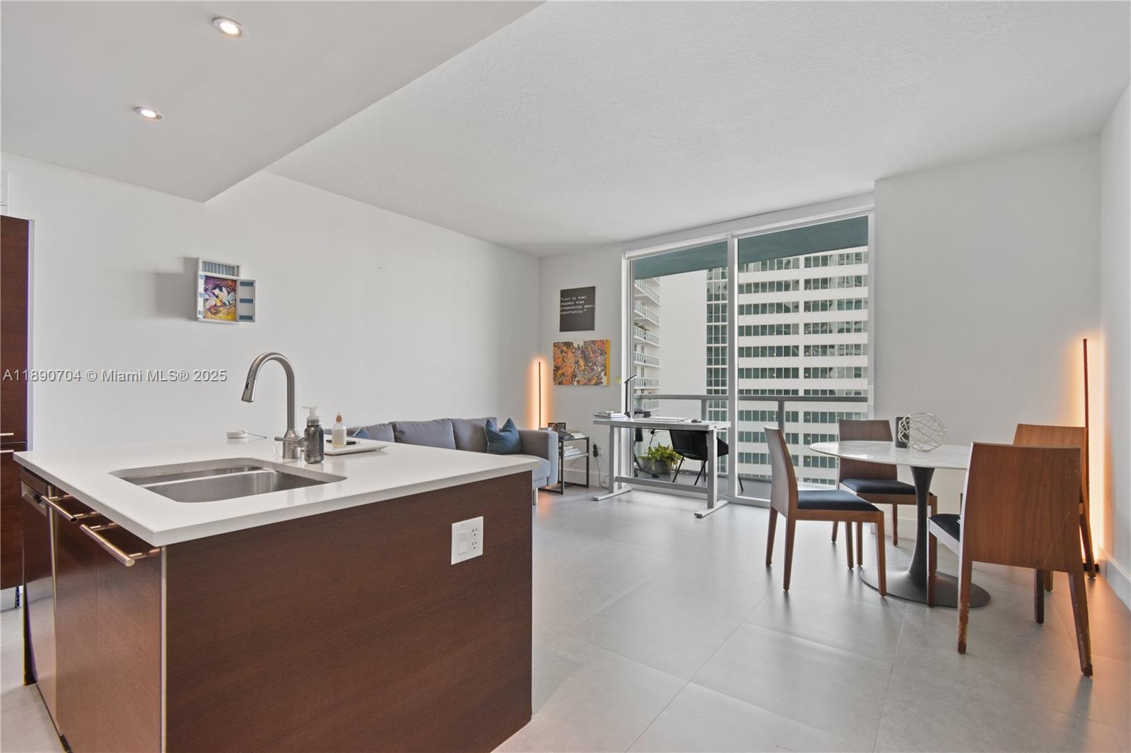1900 N Bayshore Dr #2807, Miami FL 33132