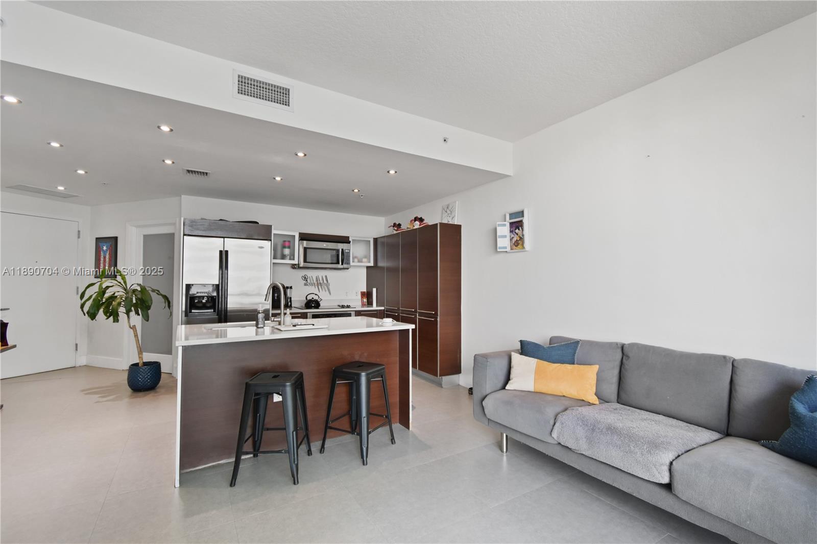 1900 N Bayshore Dr #2807, Miami FL 33132