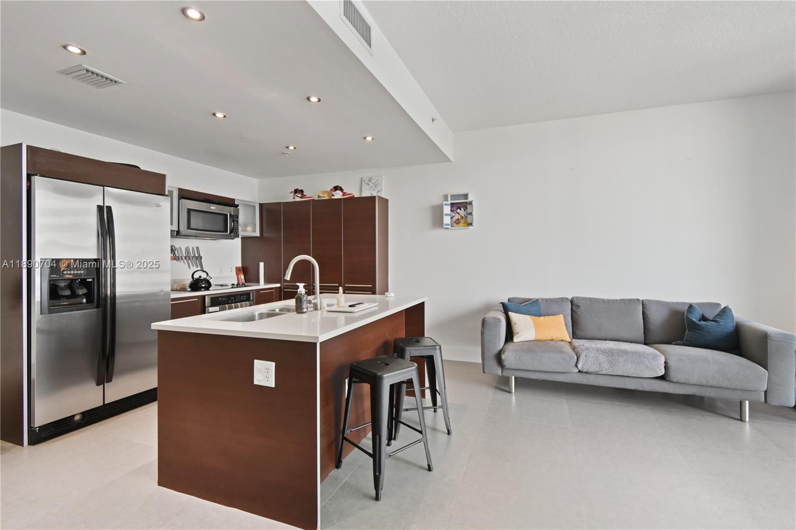 1900 N Bayshore Dr #2807, Miami FL 33132
