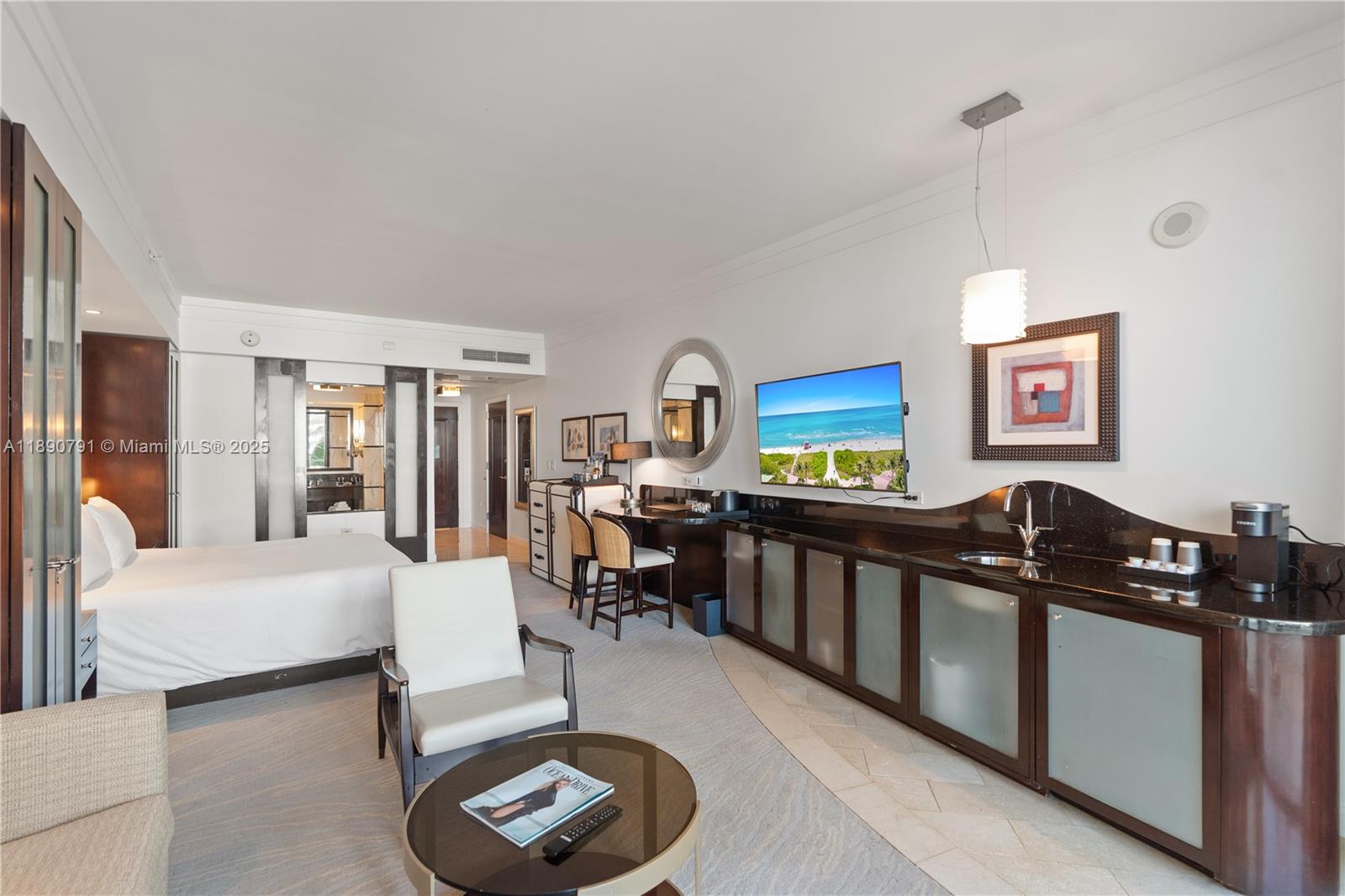 4391 Collins Ave #402, Miami Beach FL 33140