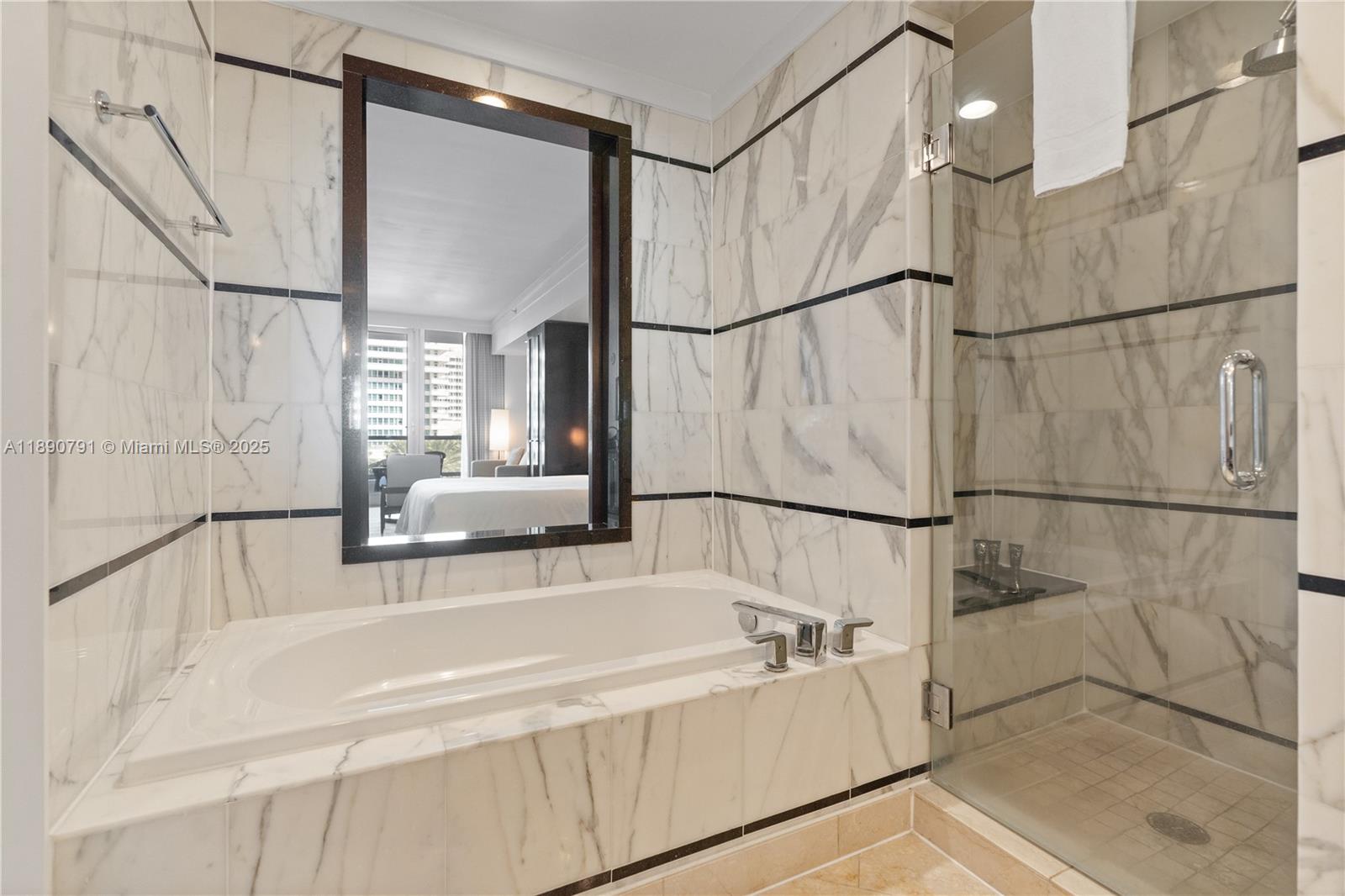 4391 Collins Ave #402, Miami Beach FL 33140