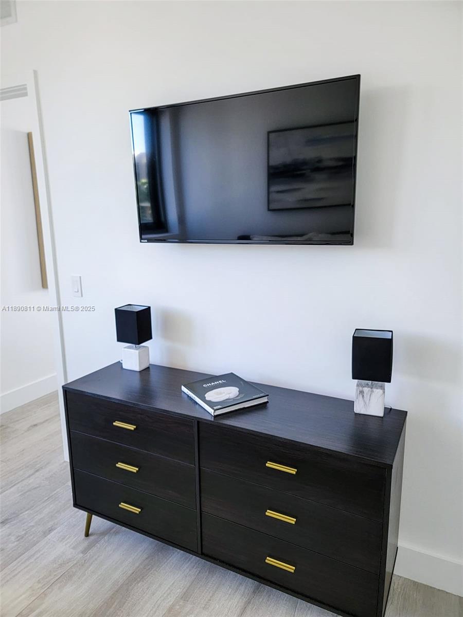 121 NE 34th St #908, Miami FL 33137