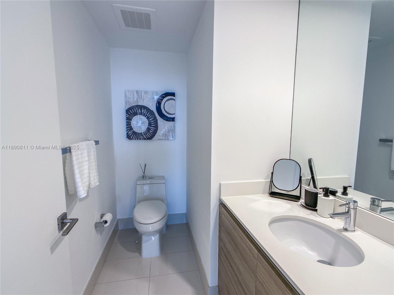 121 NE 34th St #908, Miami FL 33137
