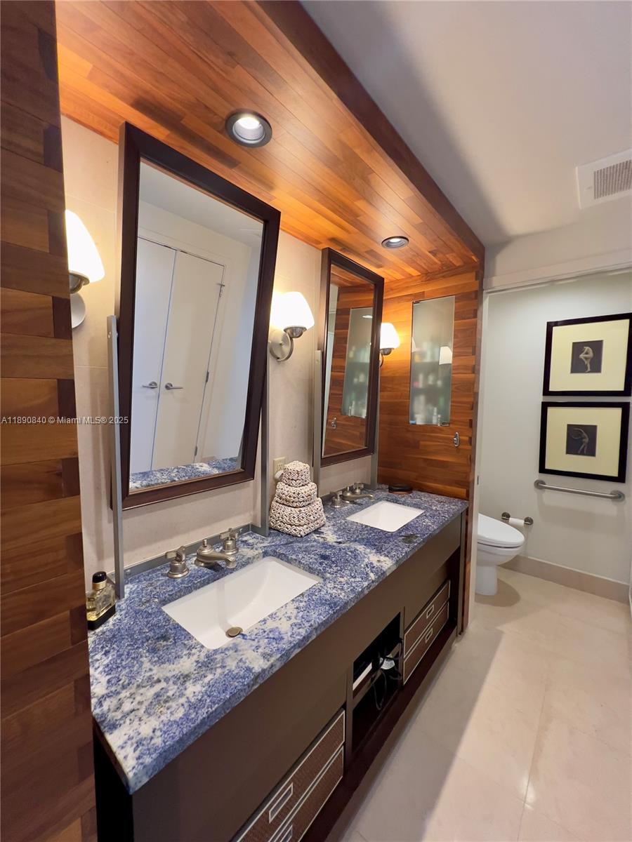 6899 Collins Ave #1709, Miami Beach FL 33141
