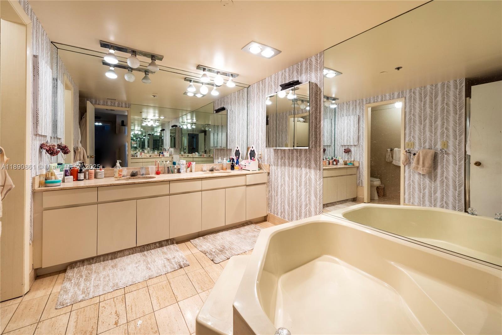 Bal Harbour FL 33154 - A11890861