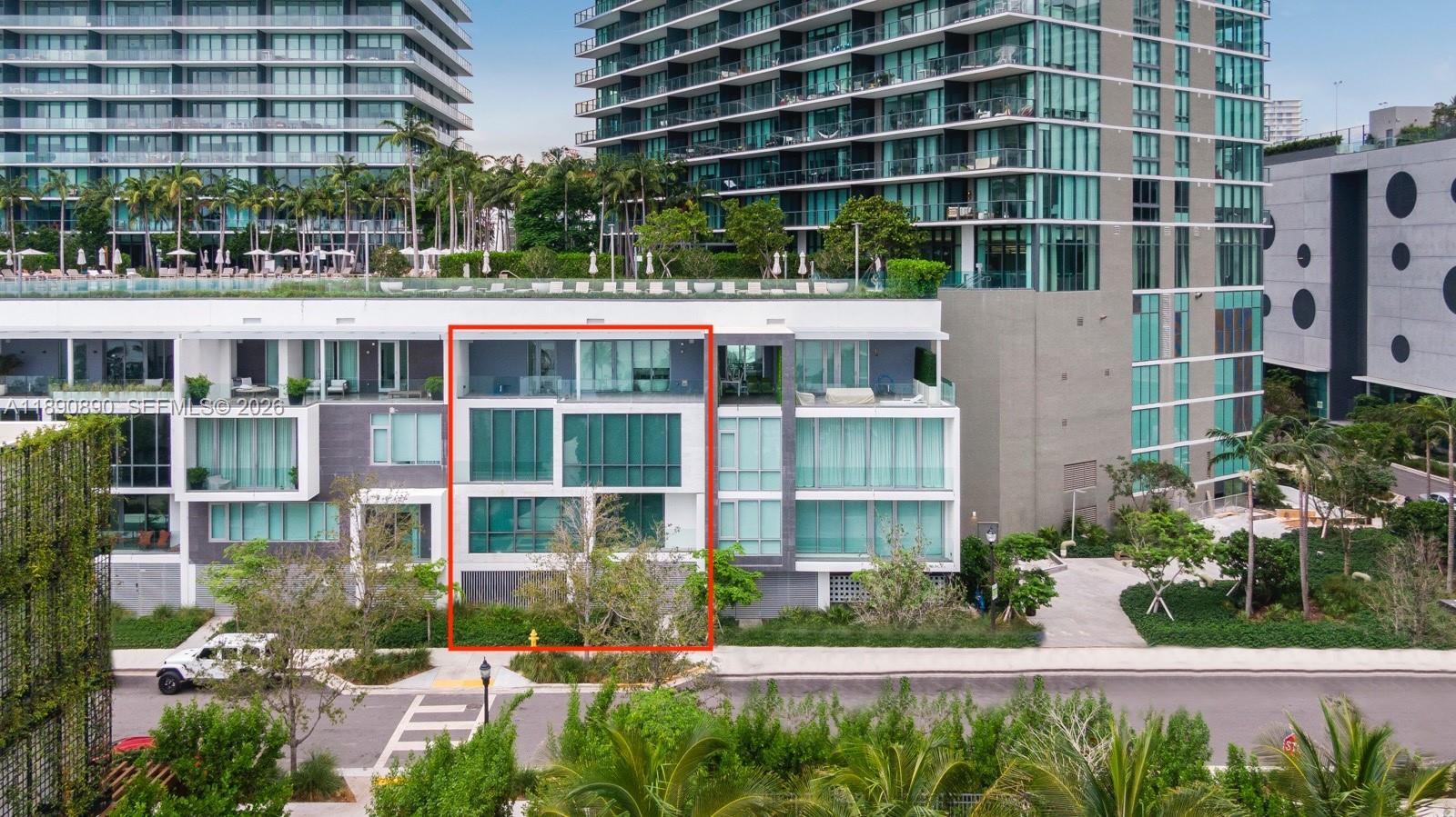 650 NE 32nd St #BH7, Miami FL 33137