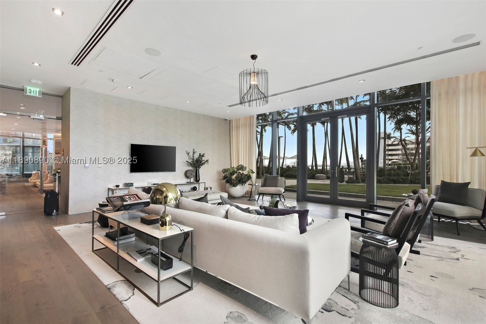 650 NE 32nd St #BH7, Miami FL 33137
