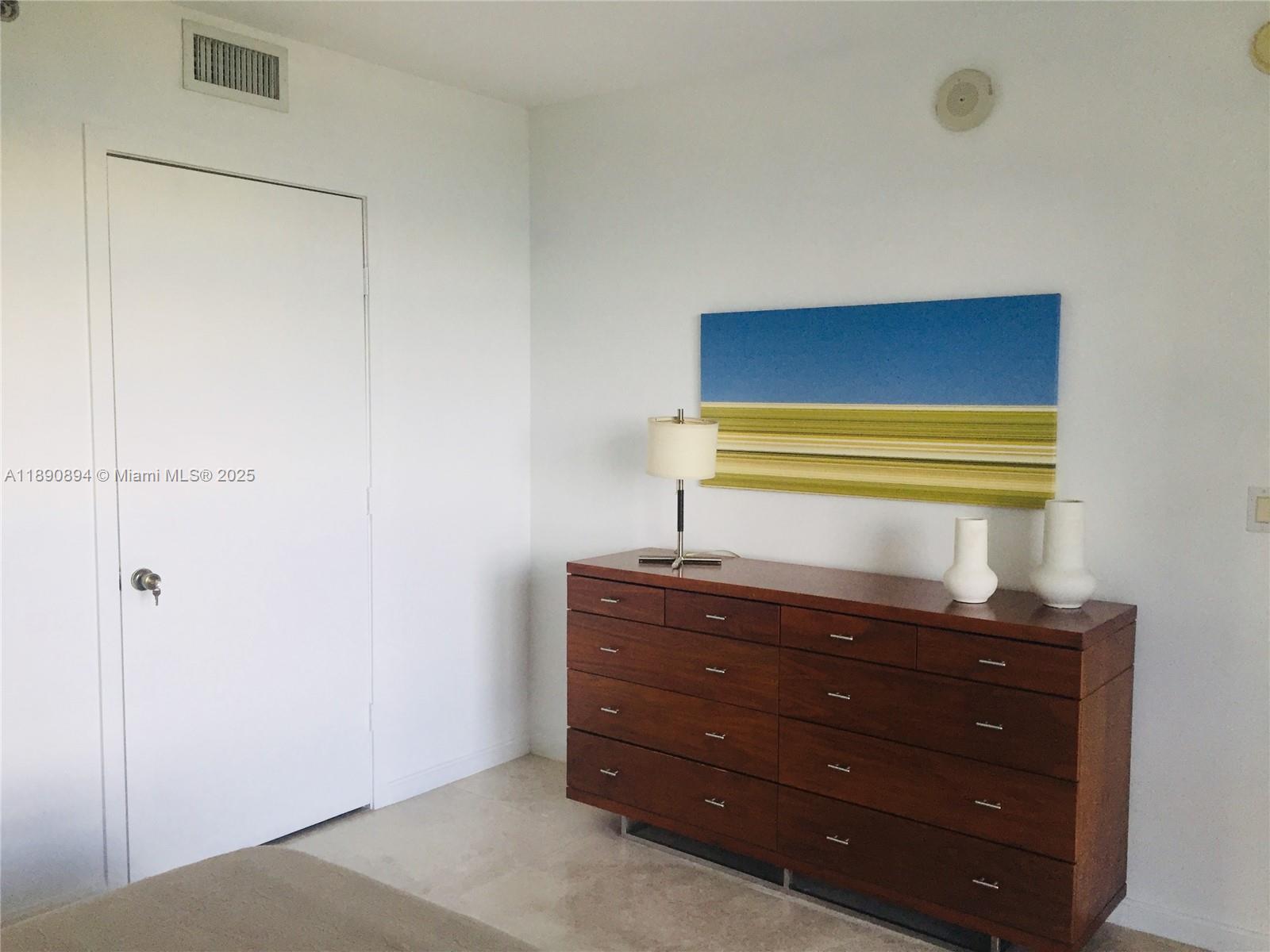 50 Biscayne Blvd #910, Miami FL 33132