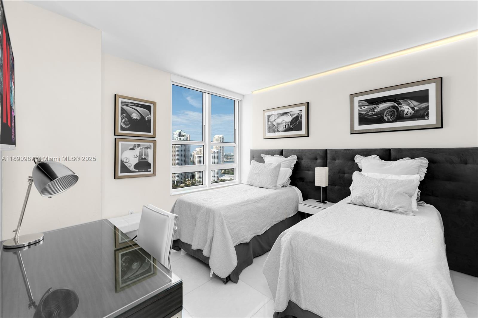 950 Brickell Bay Dr #2606, Miami FL 33131