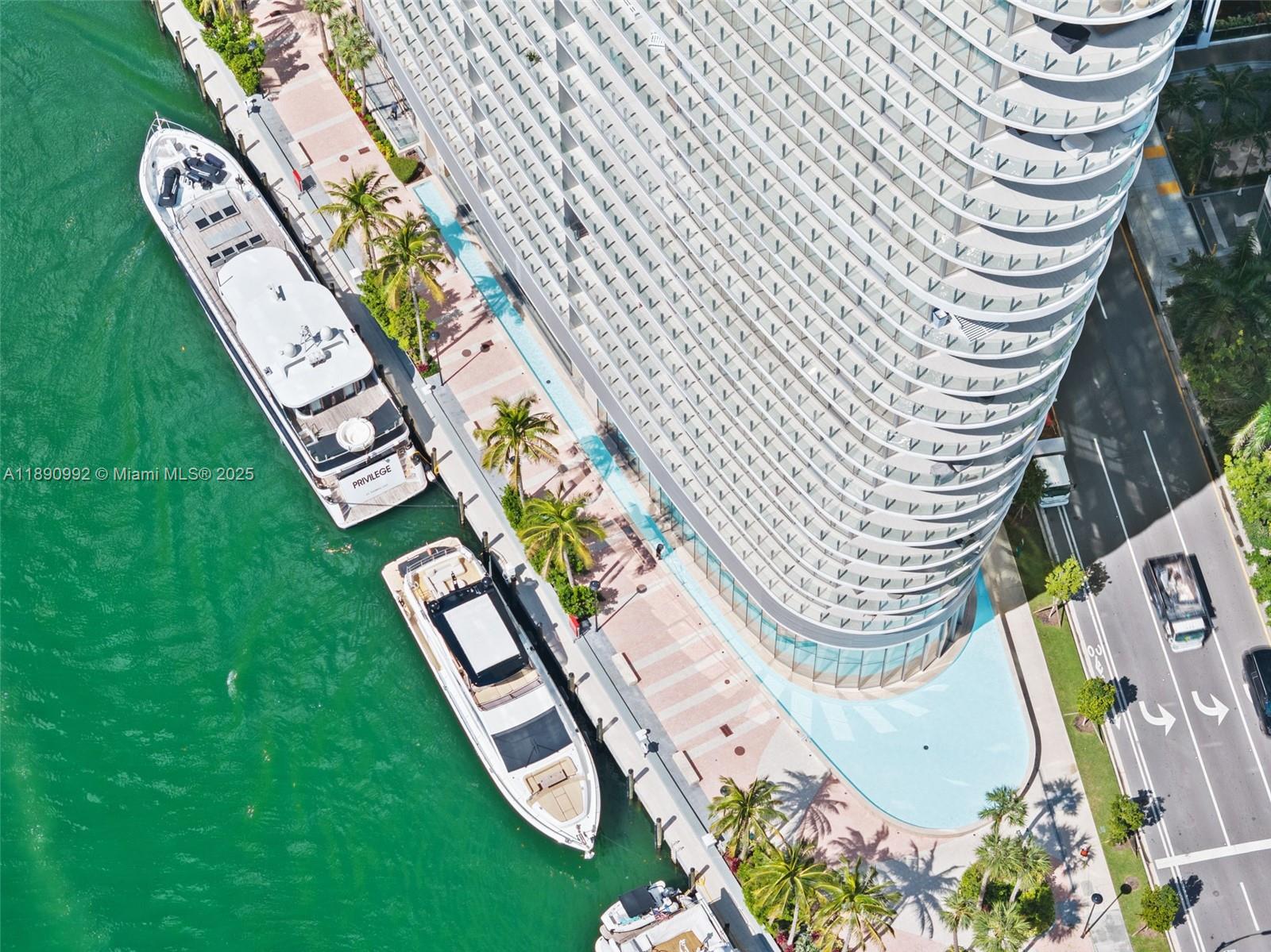 300 Biscayne Boulevard Way #5207W, Miami FL 33131