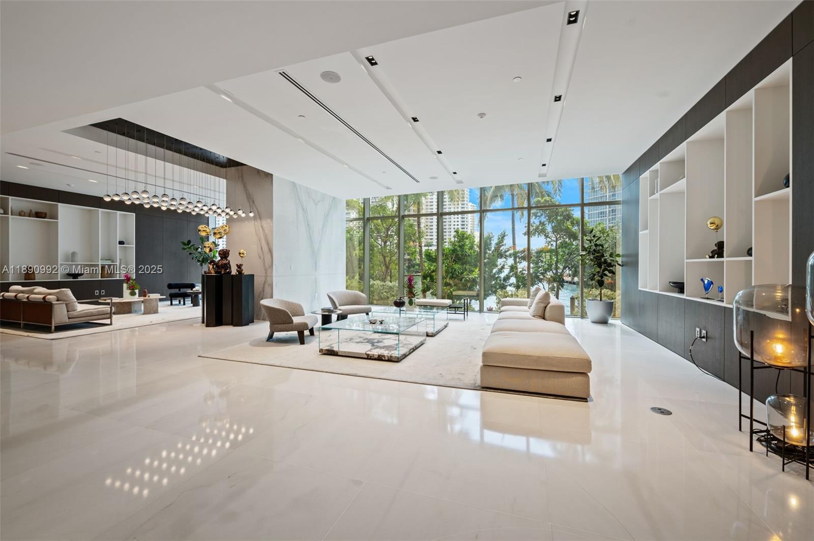 300 Biscayne Boulevard Way #5207W, Miami FL 33131