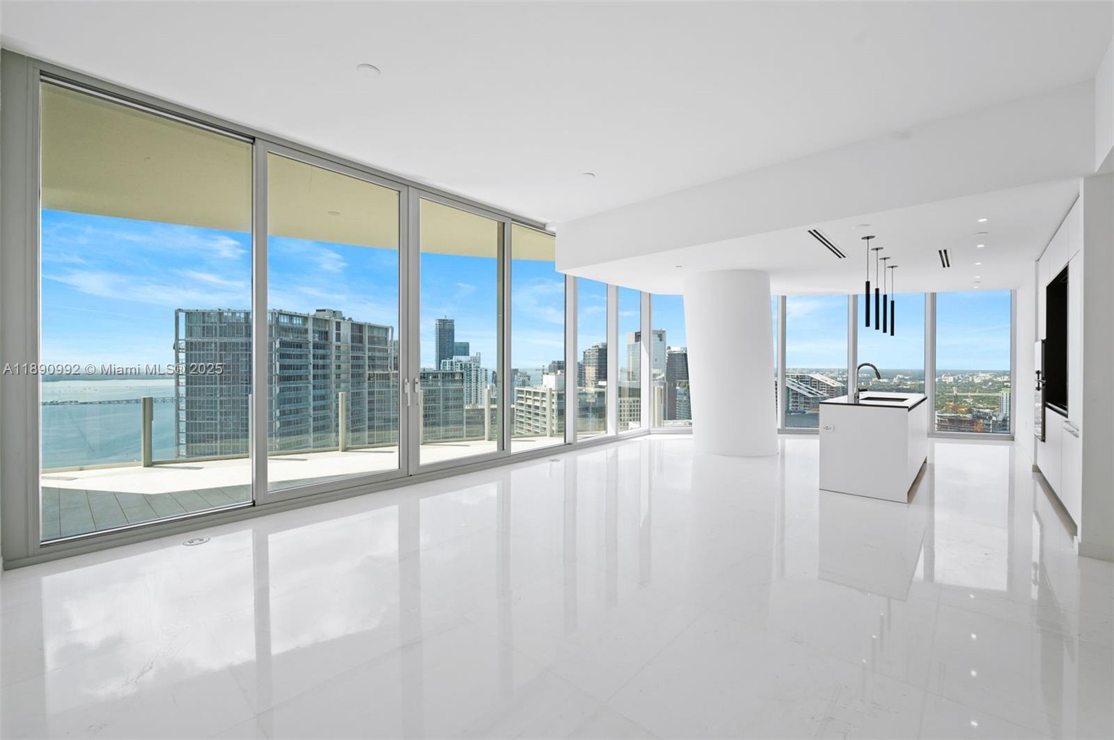 300 Biscayne Boulevard Way #5207W, Miami FL 33131