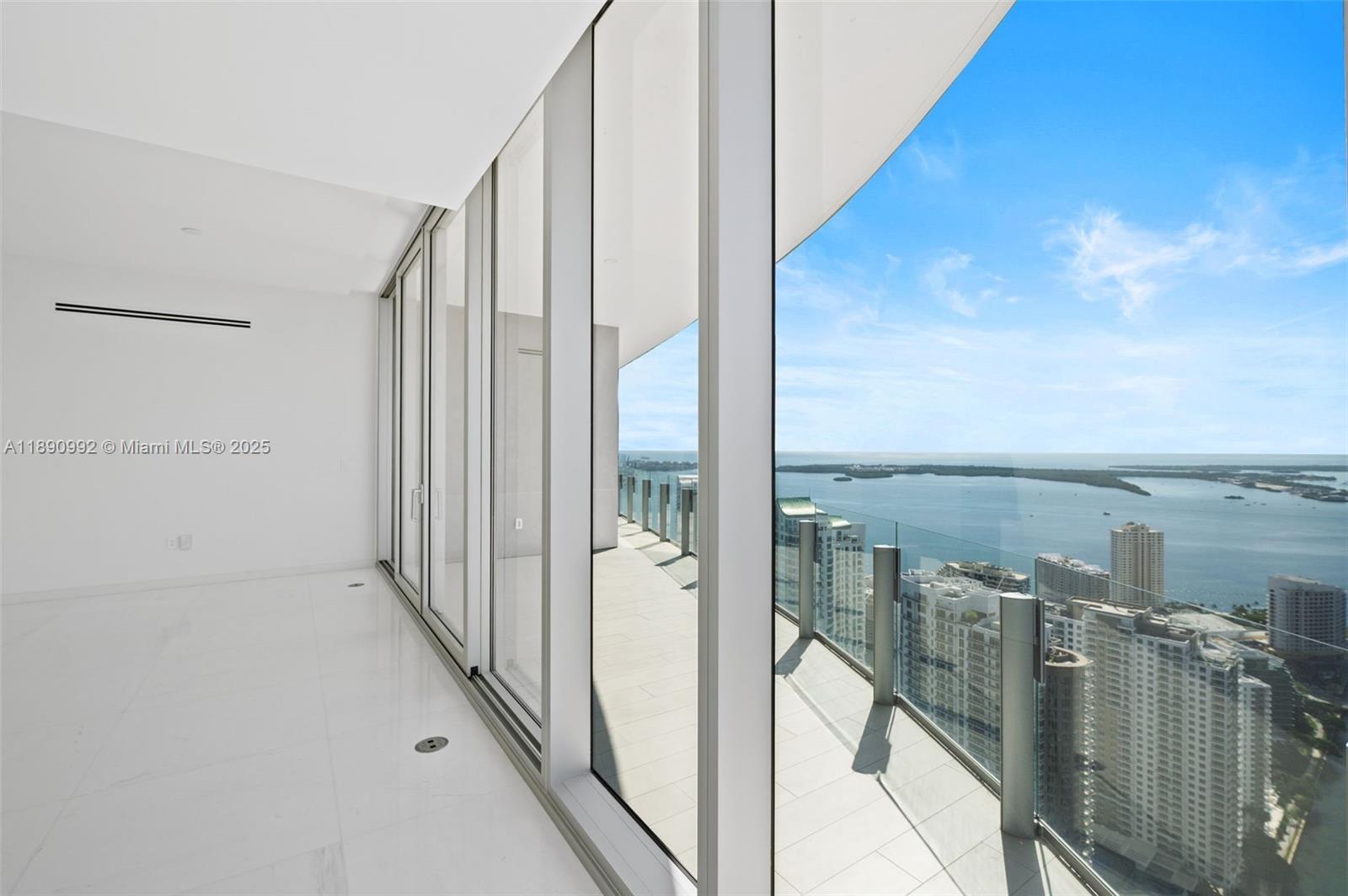 300 Biscayne Boulevard Way #5207W, Miami FL 33131