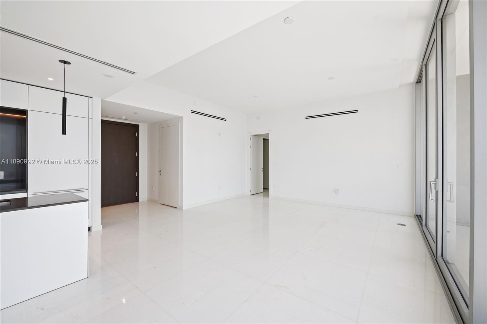 300 Biscayne Boulevard Way #5207W, Miami FL 33131