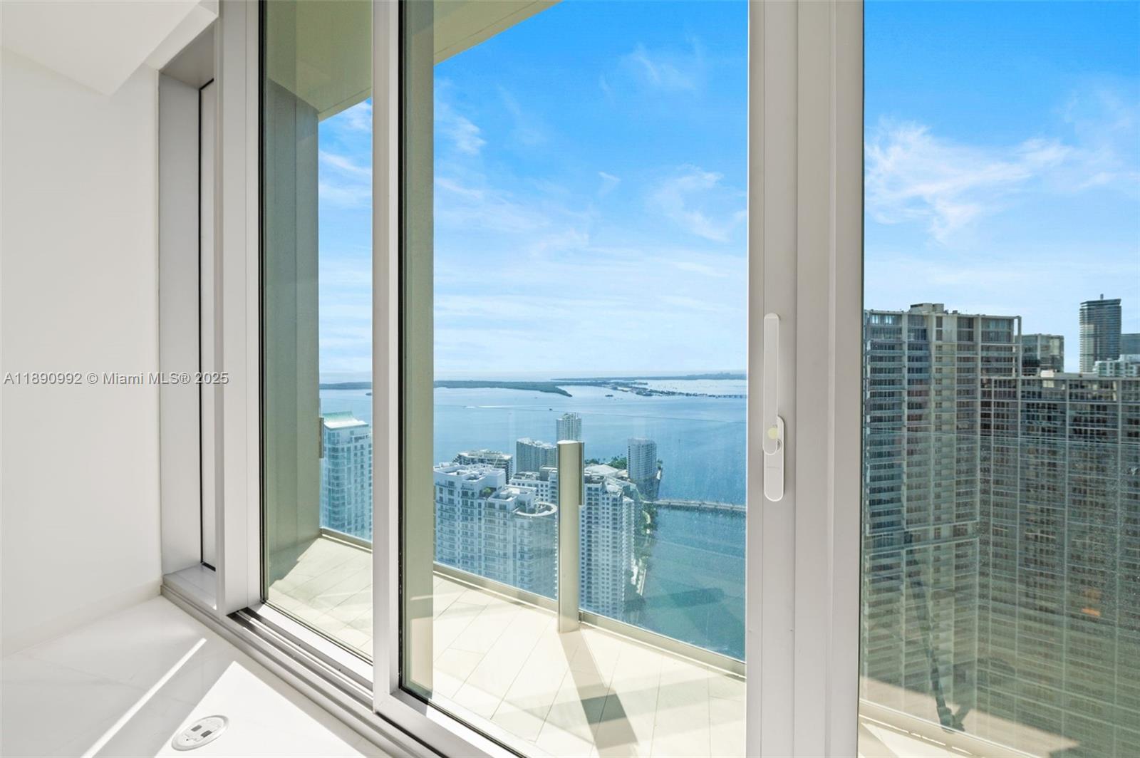 300 Biscayne Boulevard Way #5207W, Miami FL 33131