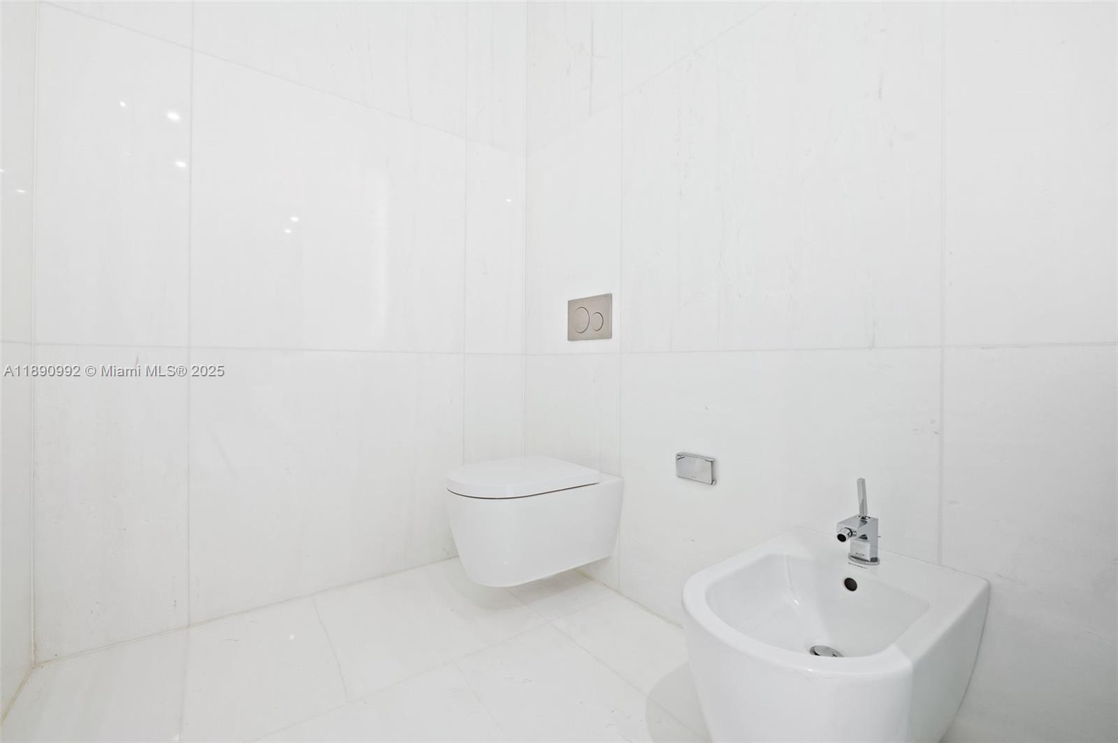 300 Biscayne Boulevard Way #5207W, Miami FL 33131