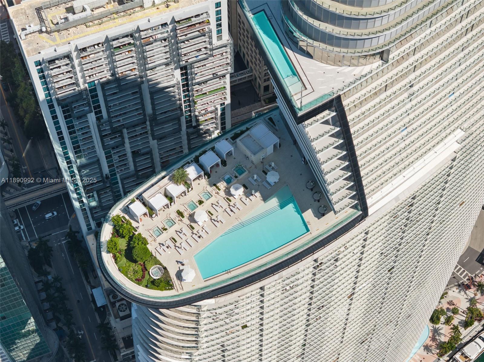 300 Biscayne Boulevard Way #5207W, Miami FL 33131