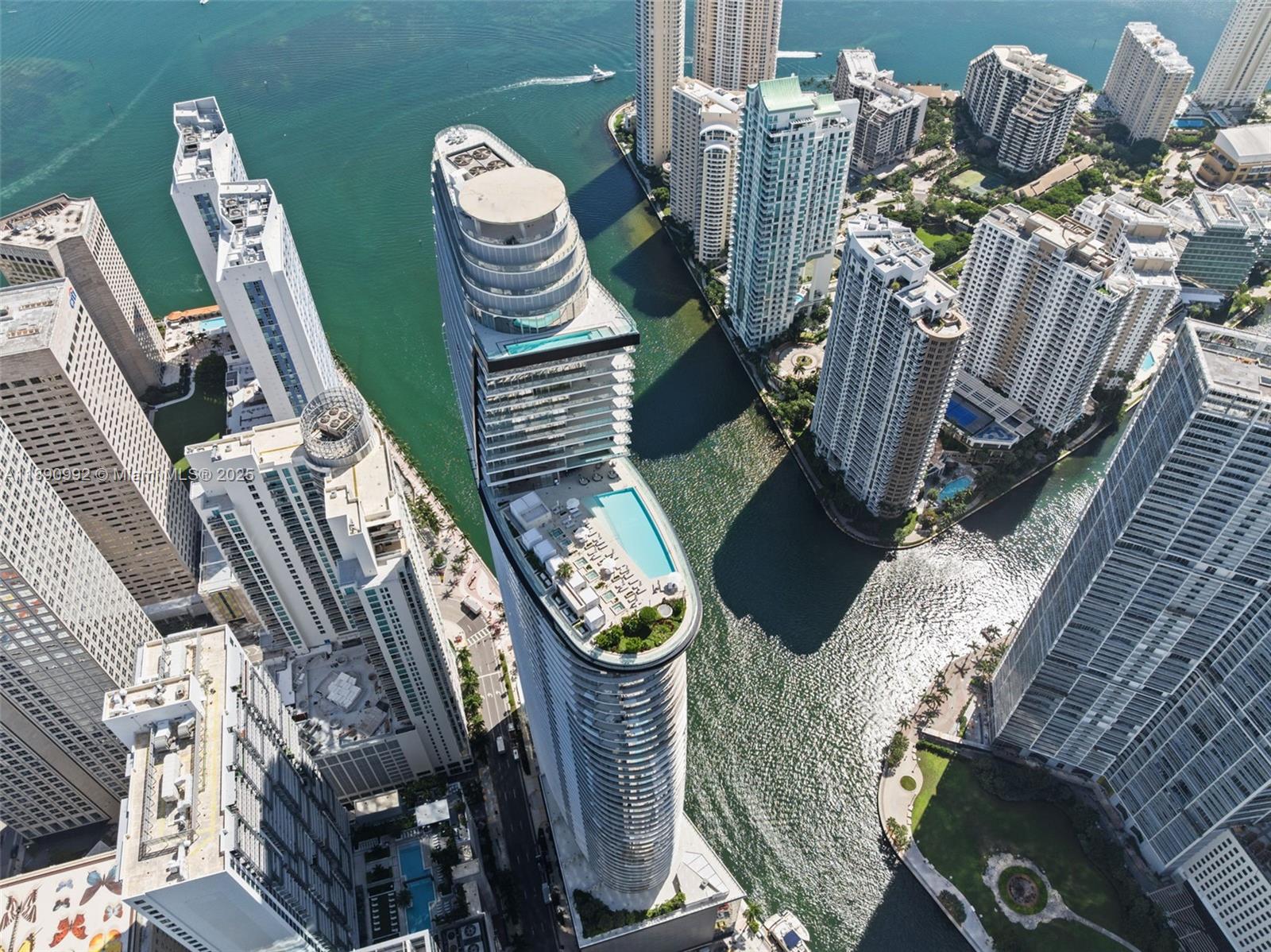 300 Biscayne Boulevard Way #5207W, Miami FL 33131