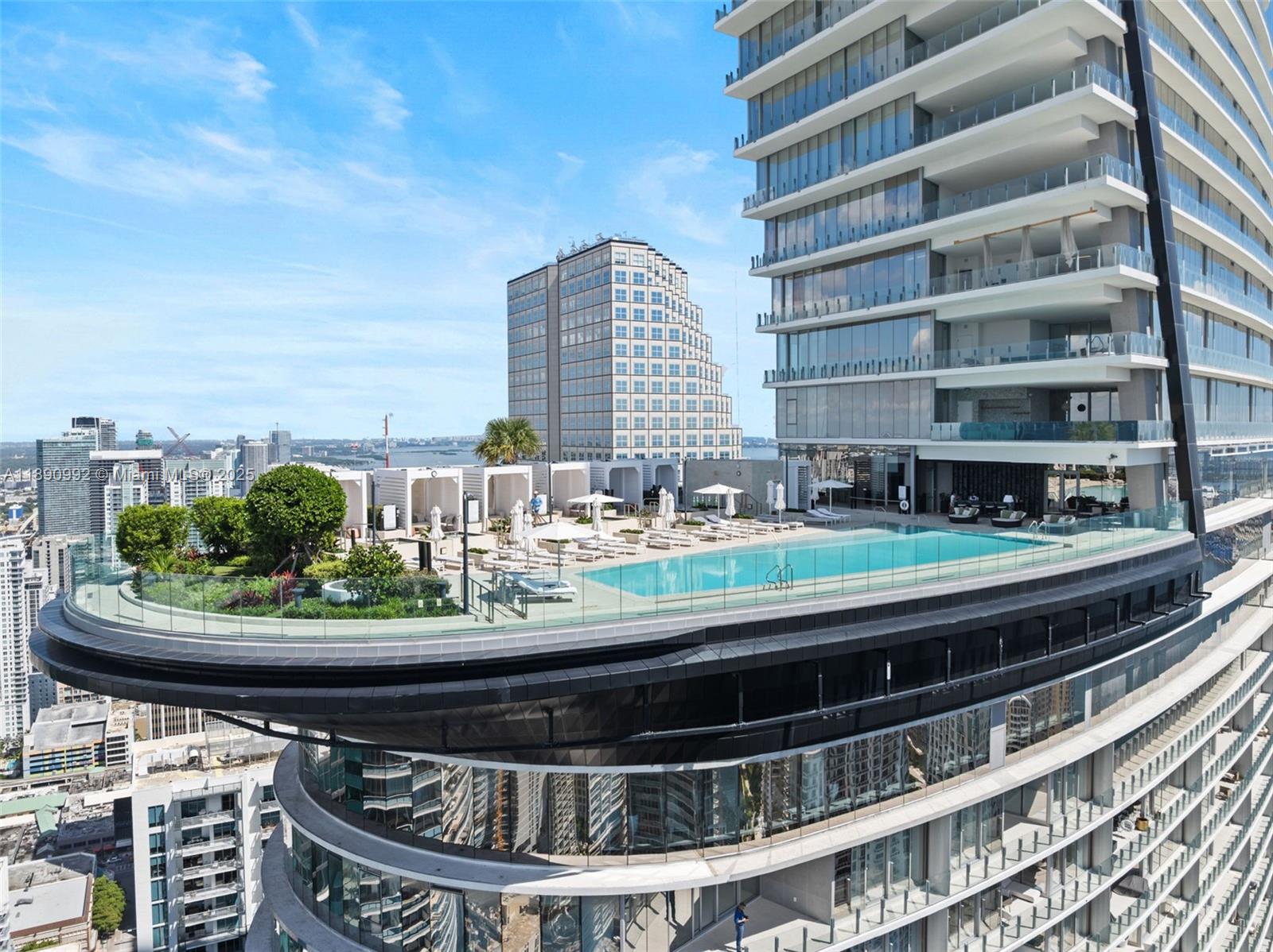 300 Biscayne Boulevard Way #5207W, Miami FL 33131