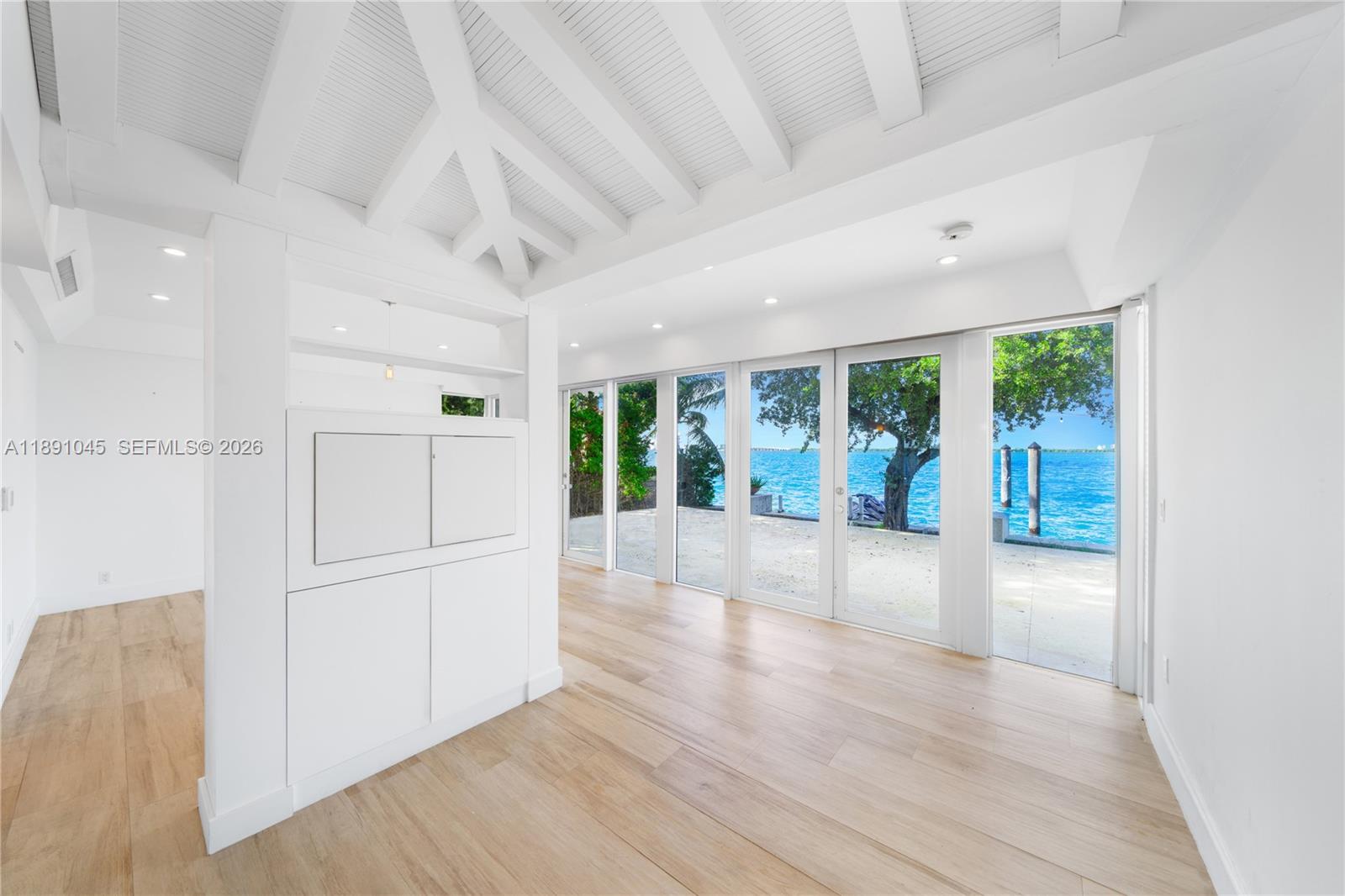 444 W Rivo Alto Dr, Miami Beach FL 33139