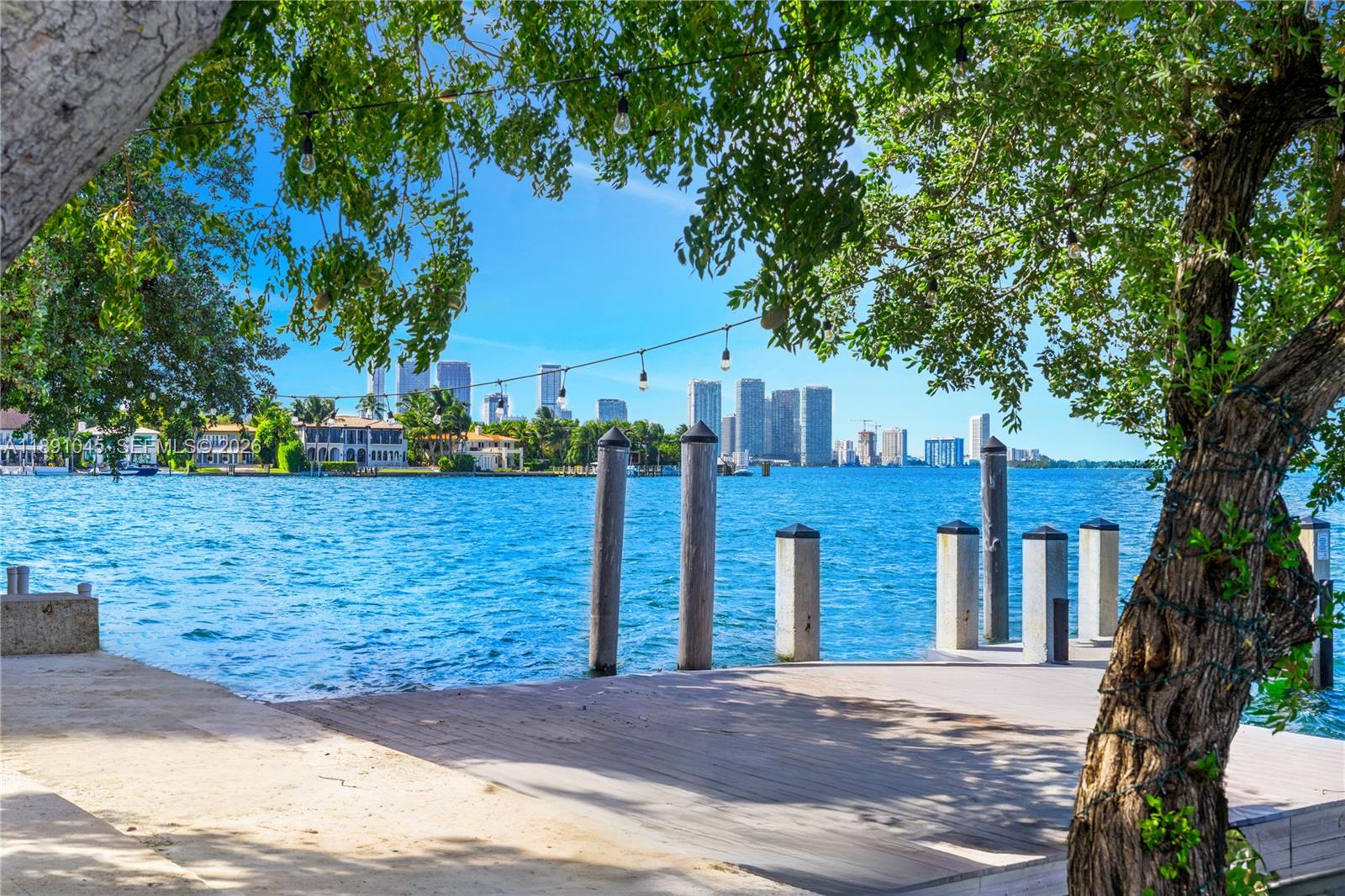 444 W Rivo Alto Dr, Miami Beach FL 33139