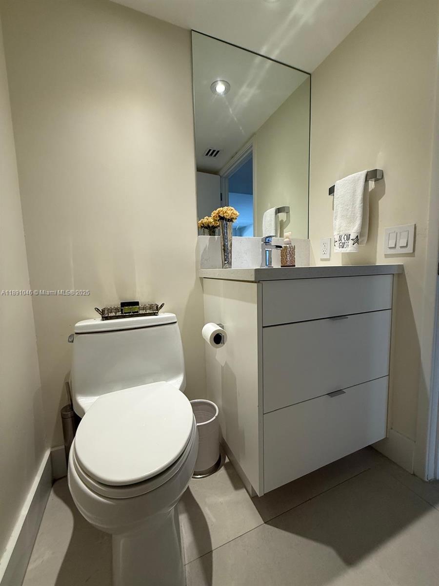 201 Crandon Blvd #632, Key Biscayne FL 33149