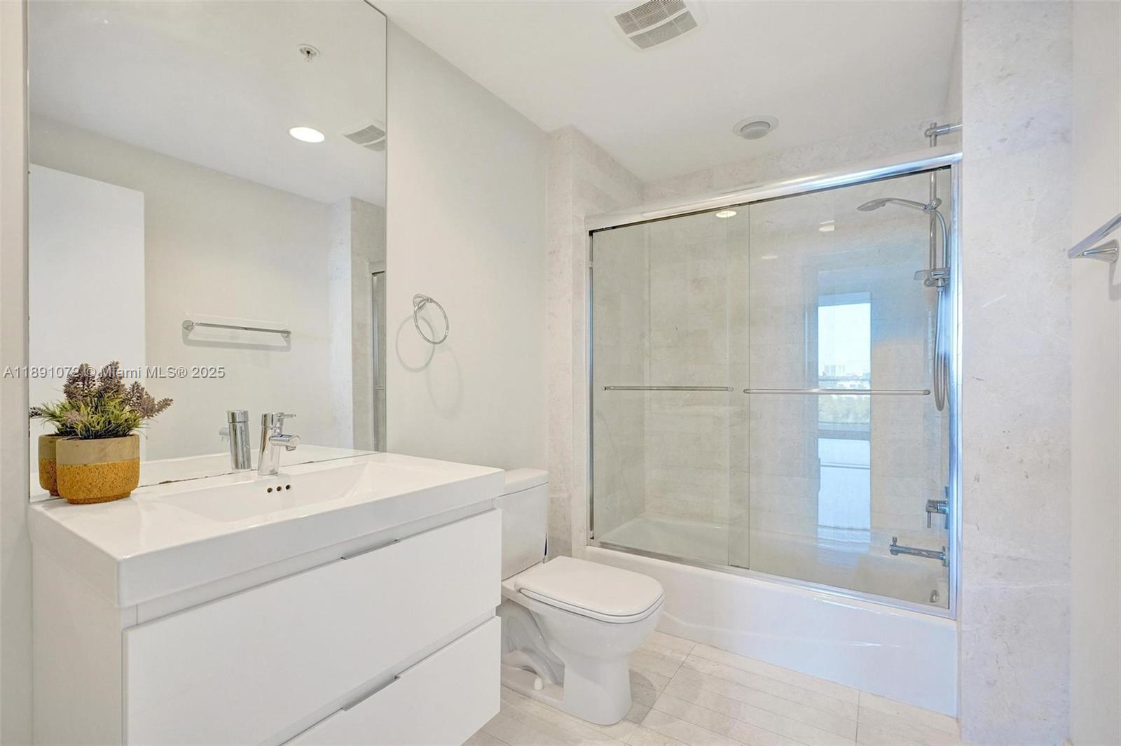 17301 Biscayne Blvd #708, North Miami Beach FL 33160