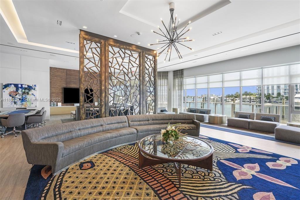 17301 Biscayne Blvd #708, North Miami Beach FL 33160