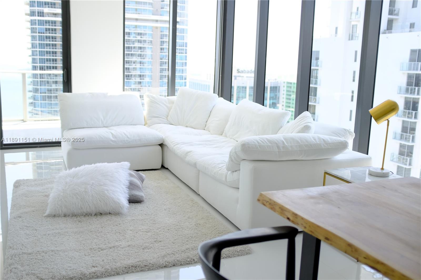 1010 Brickell Ave #4205, Miami FL 33131