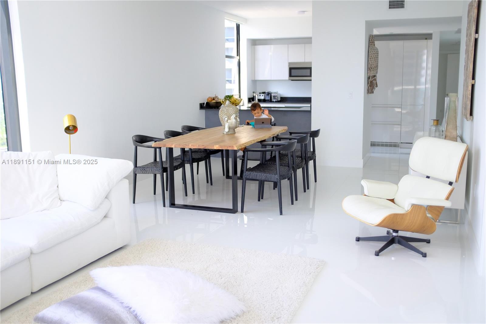 1010 Brickell Ave #4205, Miami FL 33131