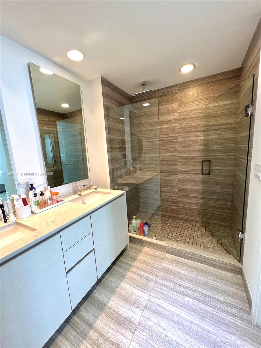 1010 Brickell Ave #4205, Miami FL 33131