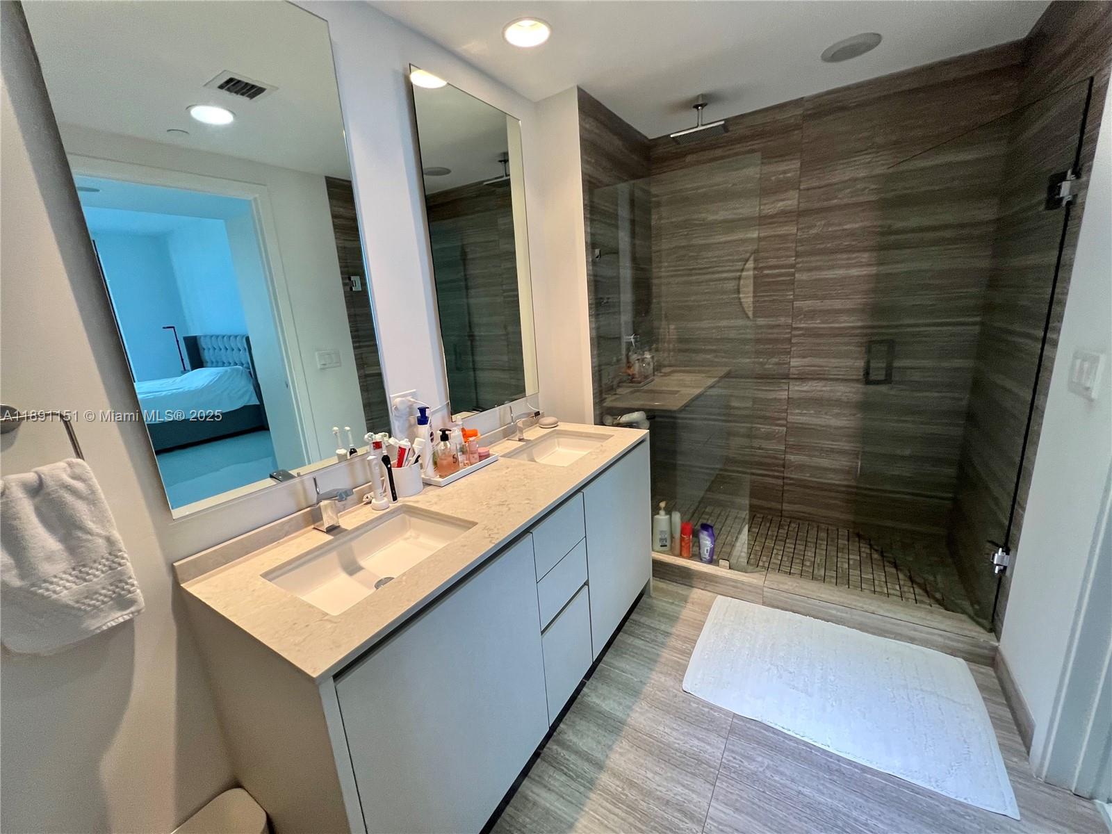 1010 Brickell Ave #4205, Miami FL 33131