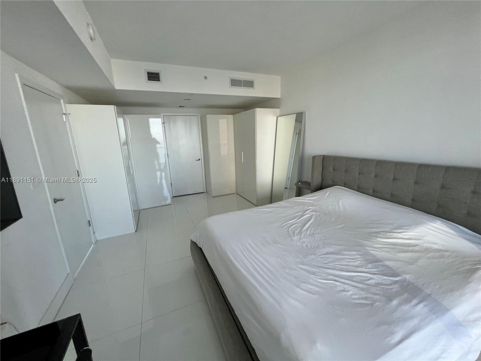 1010 Brickell Ave #4205, Miami FL 33131