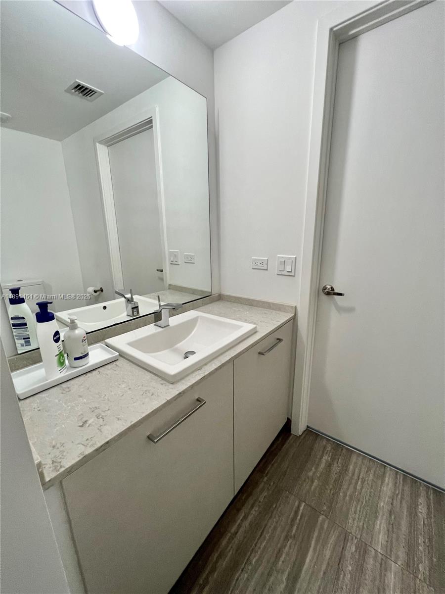 1010 Brickell Ave #4205, Miami FL 33131