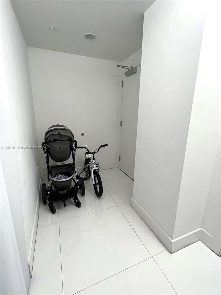 1010 Brickell Ave #4205, Miami FL 33131