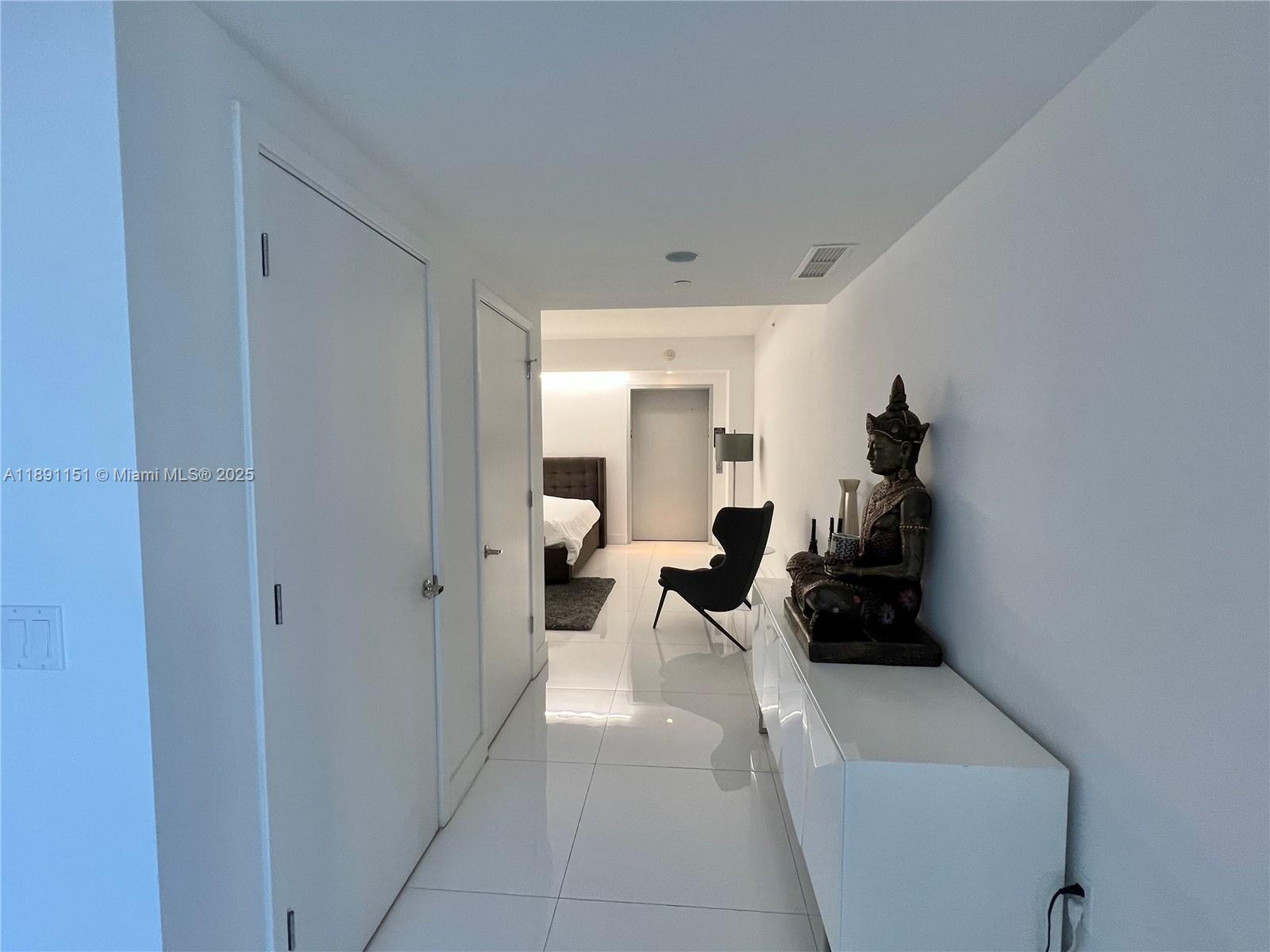 1010 Brickell Ave #4205, Miami FL 33131
