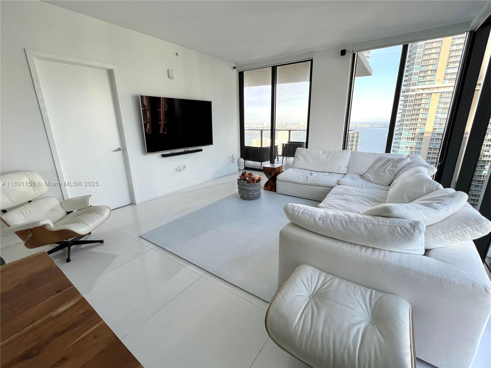 1010 Brickell Ave #4205, Miami FL 33131