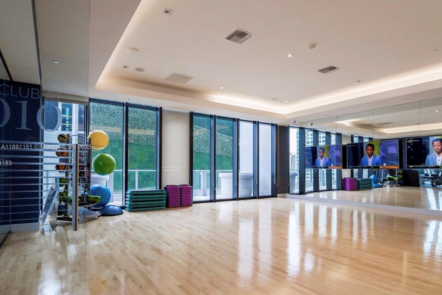 1010 Brickell Ave #4205, Miami FL 33131