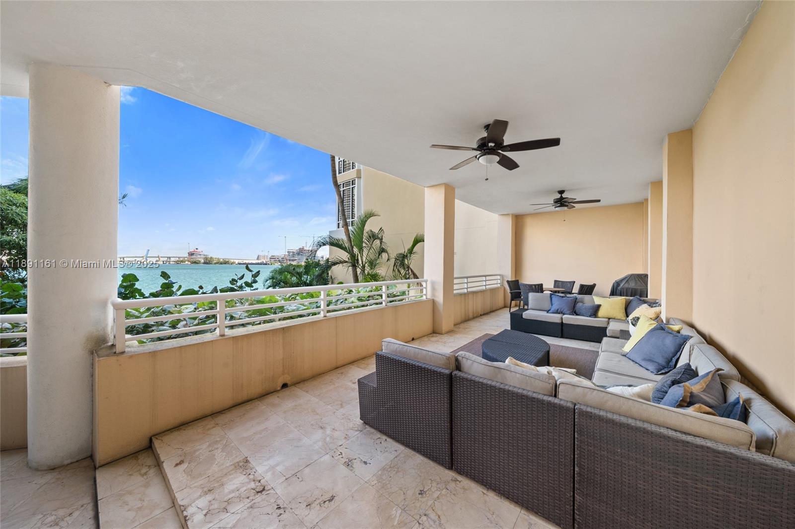 848 Brickell Key Dr #201, Miami FL 33131