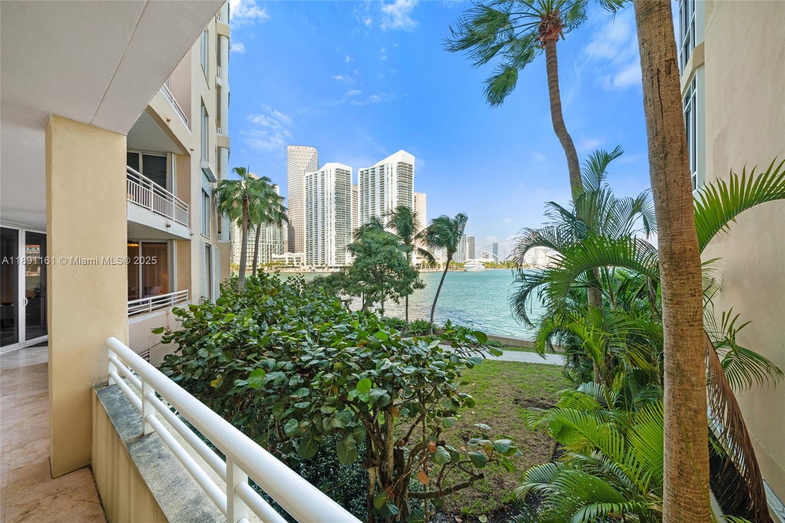848 Brickell Key Dr #201, Miami FL 33131